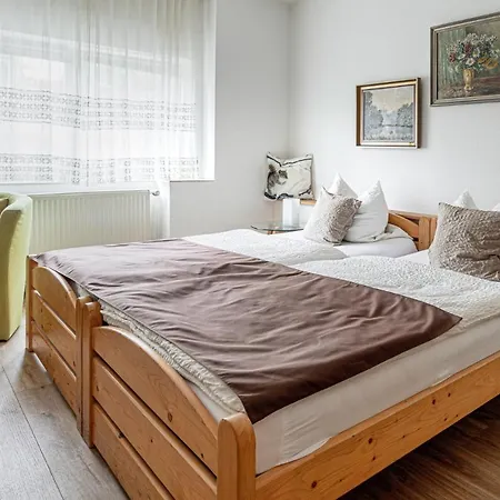 מלון Schloss Destille 3*