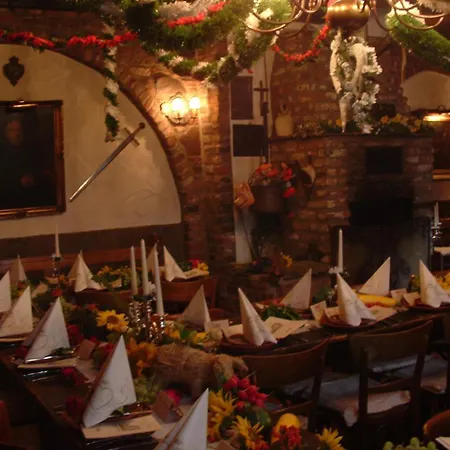 Hotel Schloß Destille 3*