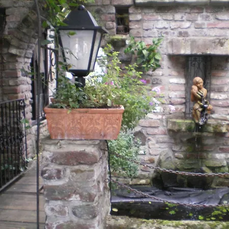 Schloss Destille מלון