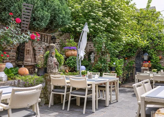 Hotel Schloss Destille 3*