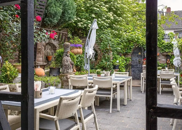 Schloss Destille 3* Dormagen